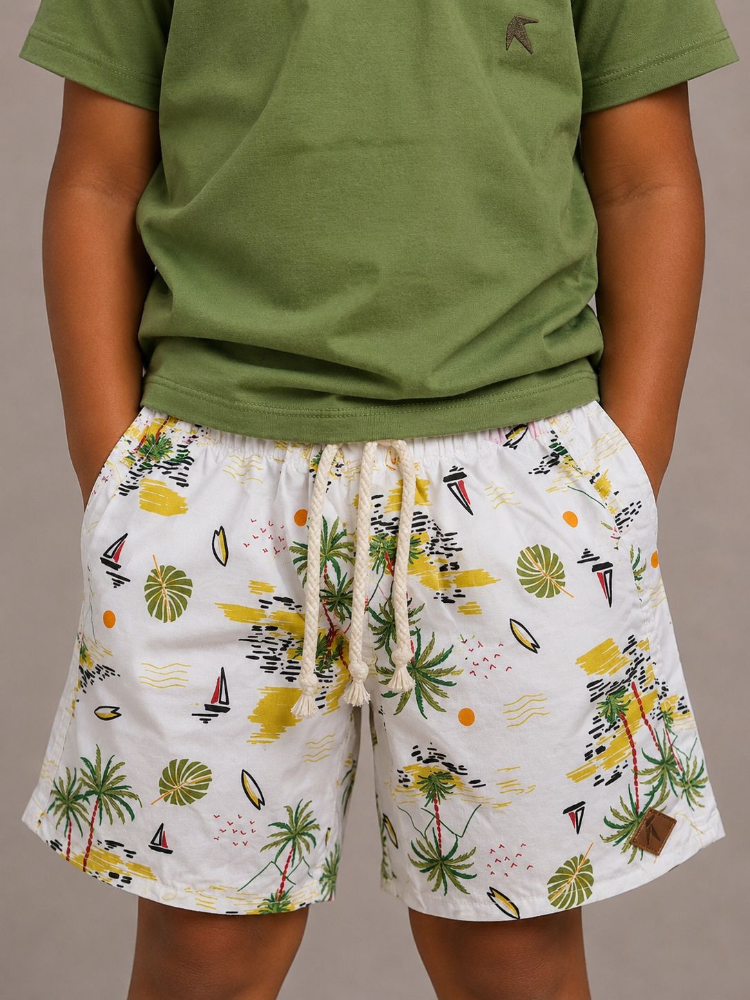 Short Tropical infantil em 8 estampas de palmeiras