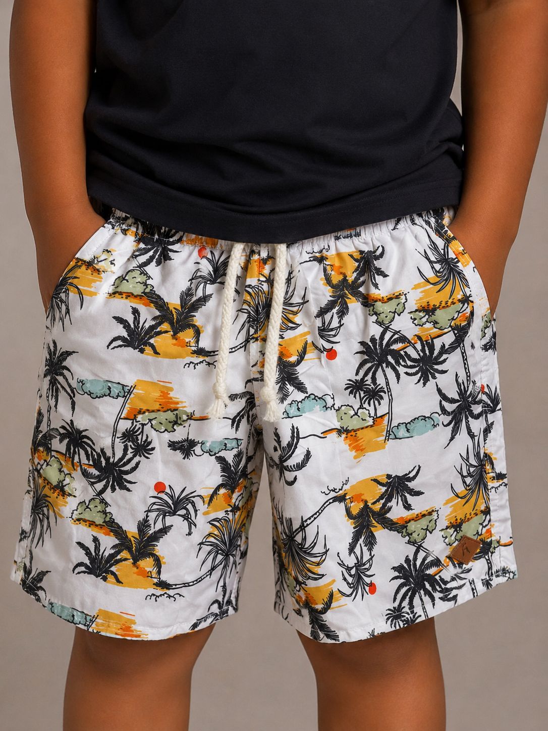 Short Tropical infantil em 8 estampas de palmeiras
