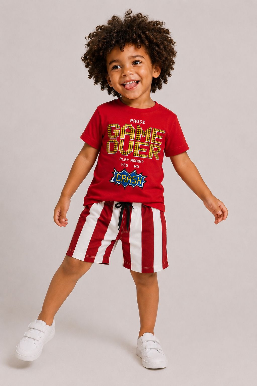 Conjunto infantil masculino Game Over: camiseta vermelha com estampa Game Over e bermuda listrada vermelha e branca