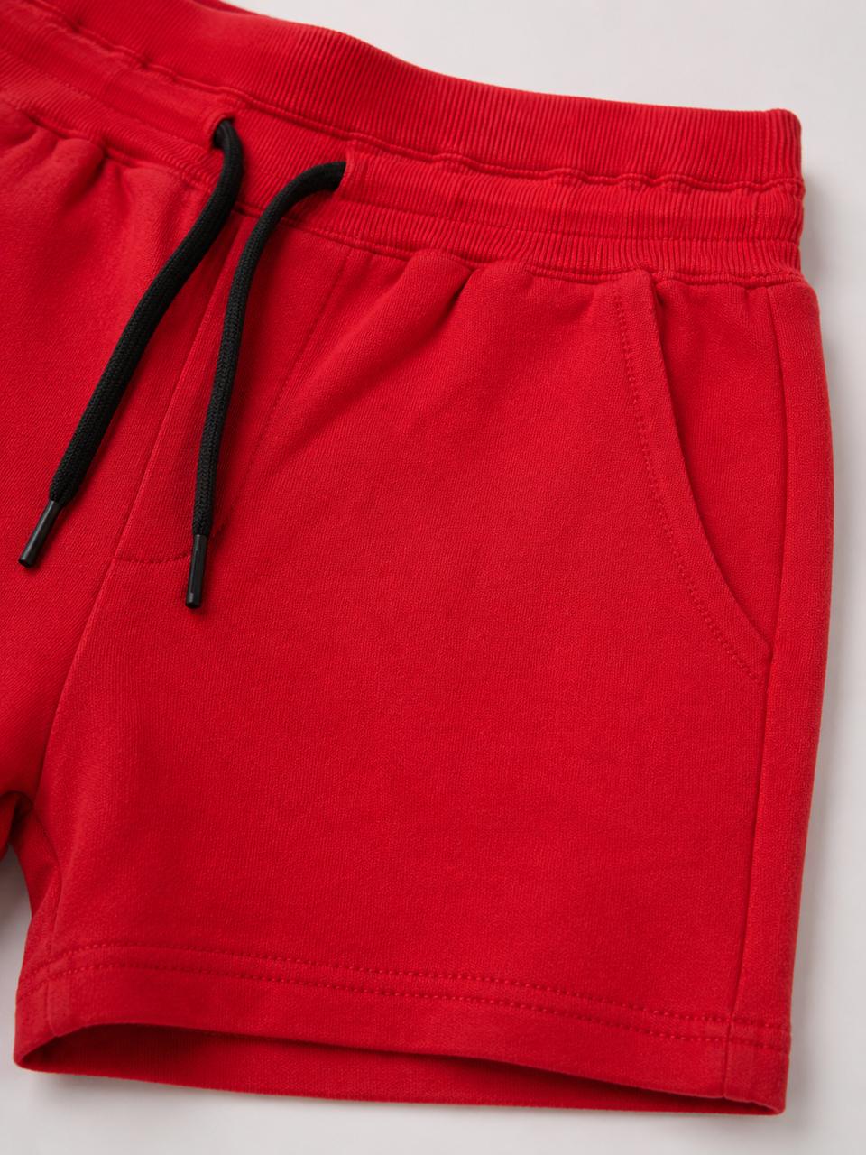 Conjunto infantil masculino New York: camiseta preta com estampa New York City e bermuda vermelha em moletom