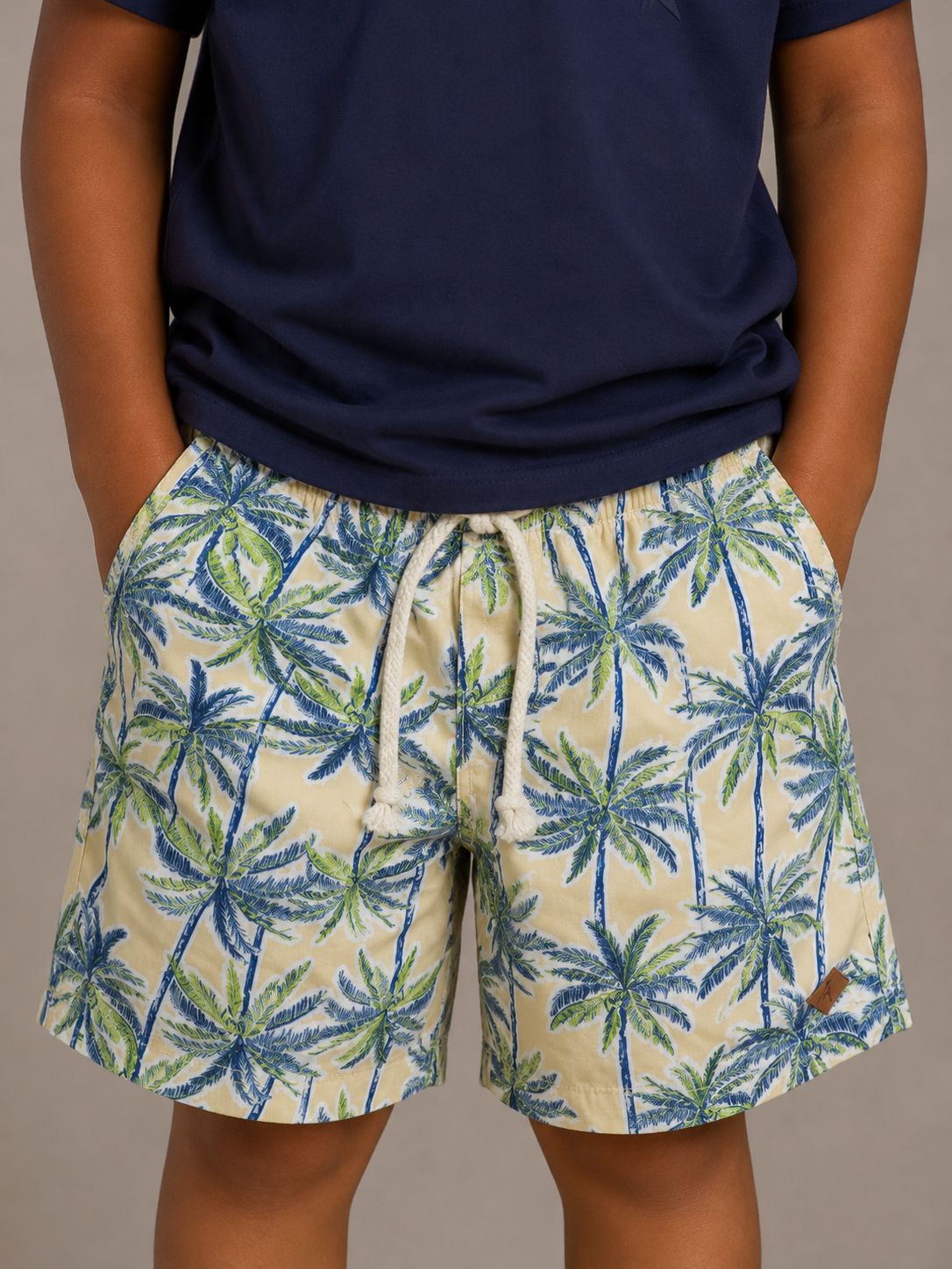 Short Tropical infantil em 8 estampas de palmeiras
